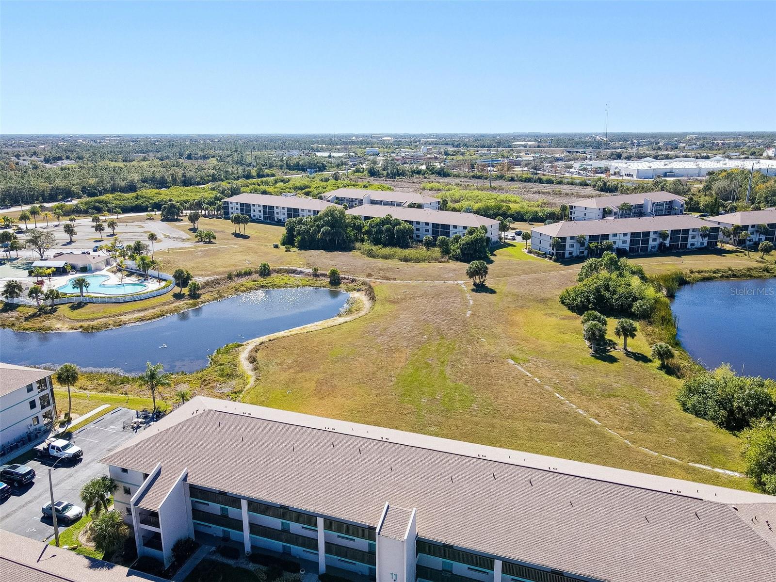 Image 43 of 48 For 175 Kings Highway 1131