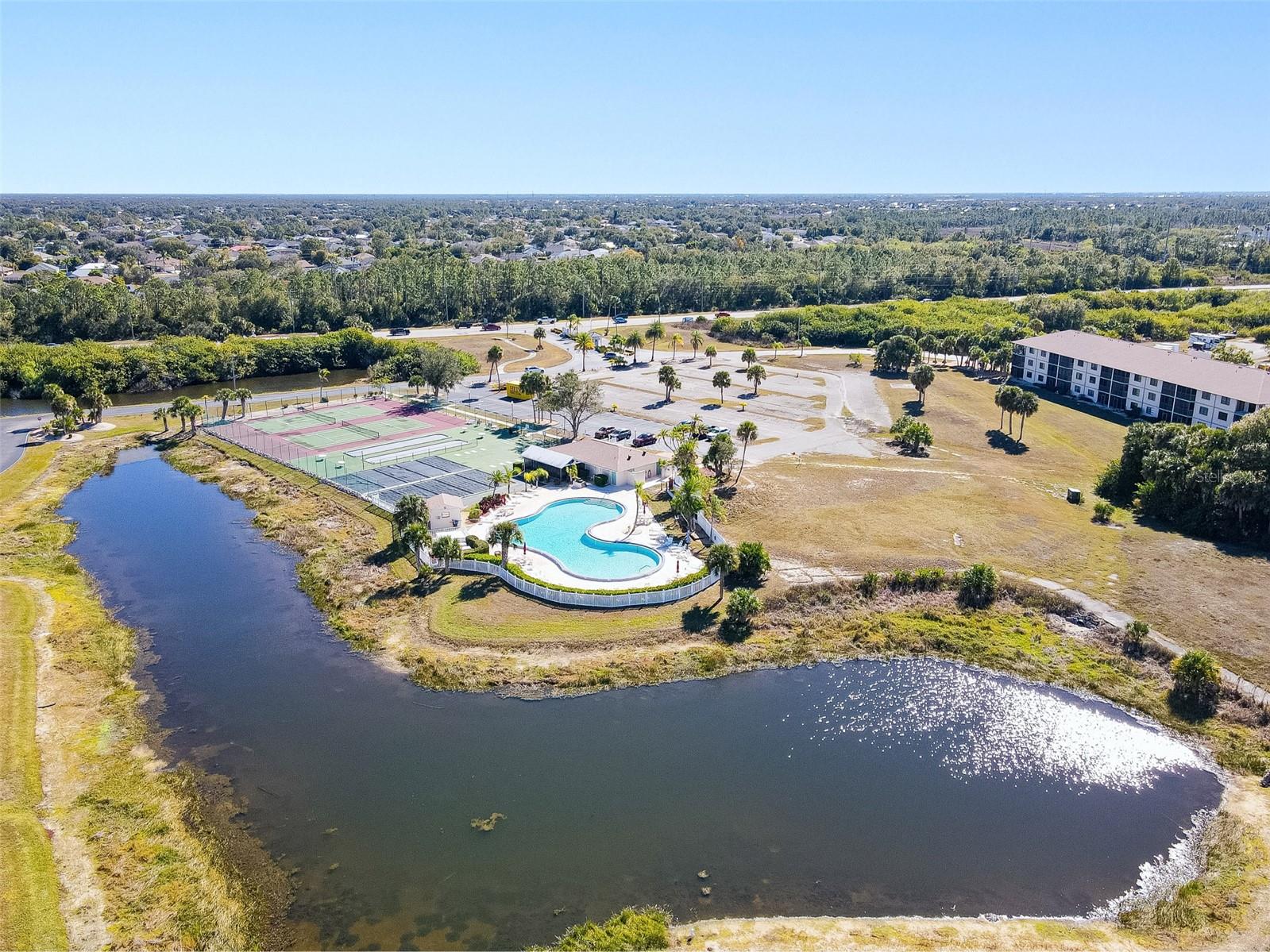 Image 44 of 48 For 175 Kings Highway 1131