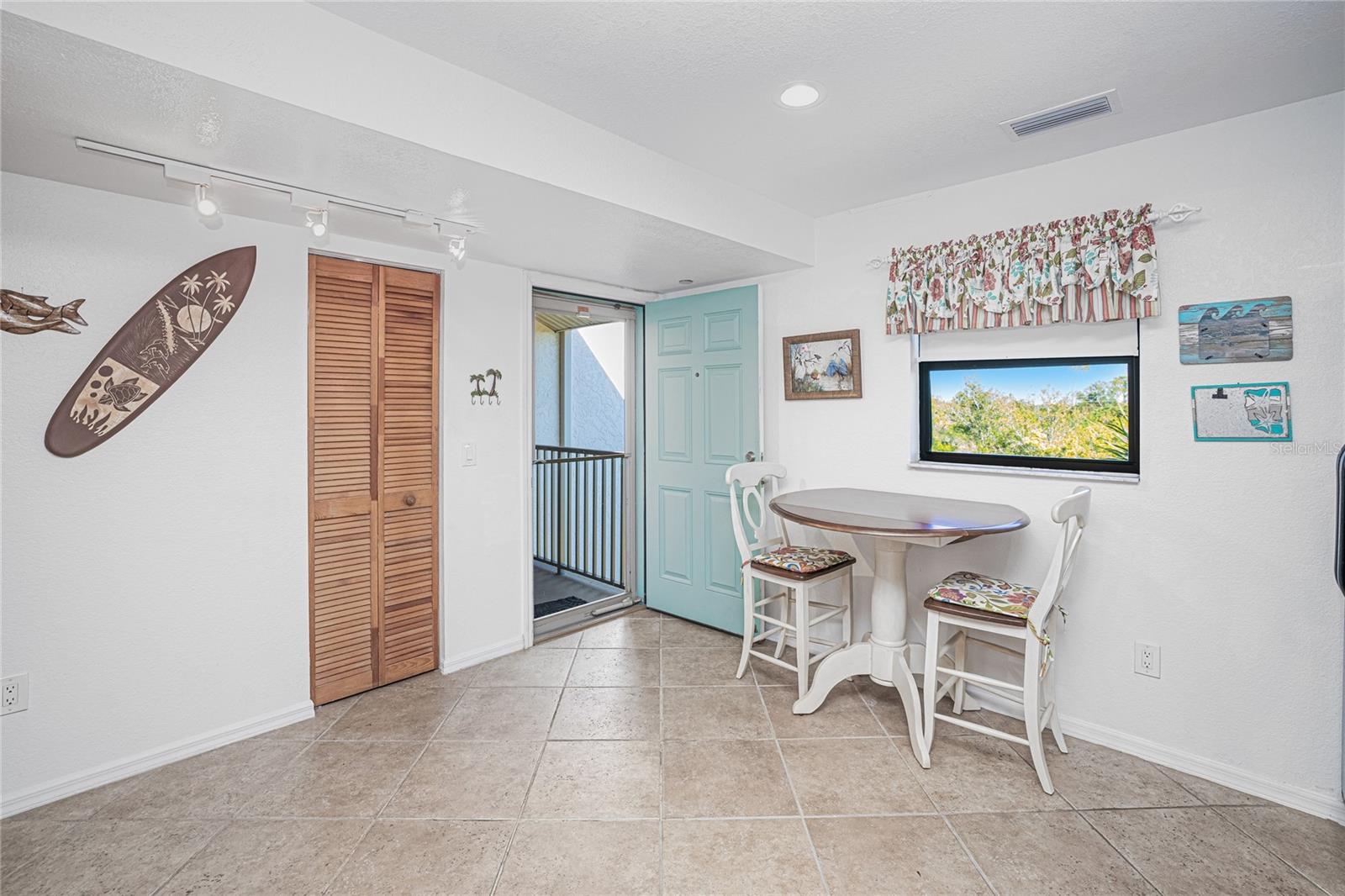 Image 7 of 48 For 175 Kings Highway 1131