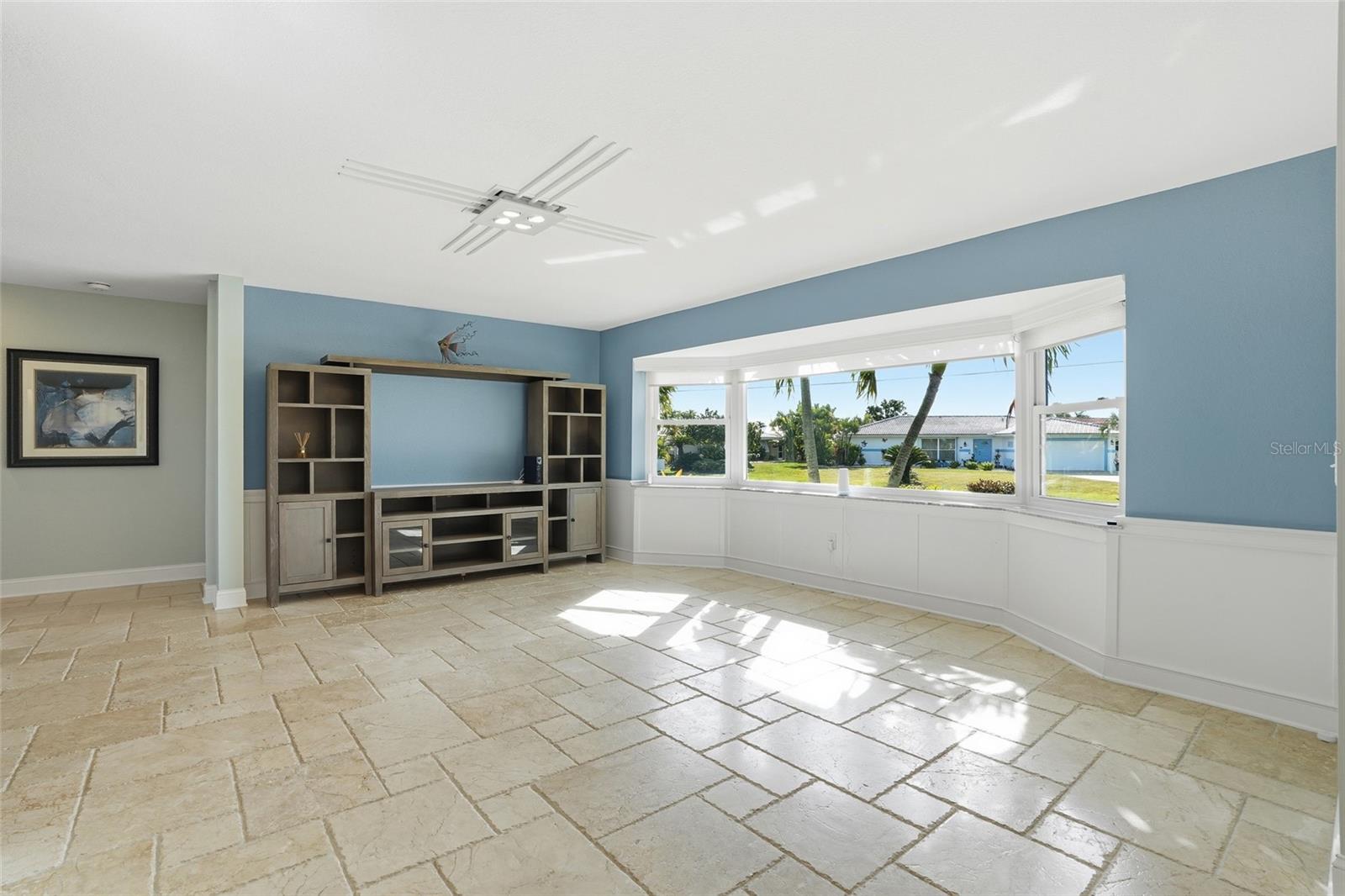 Image 5 of 42 For 1330 Appian Drive