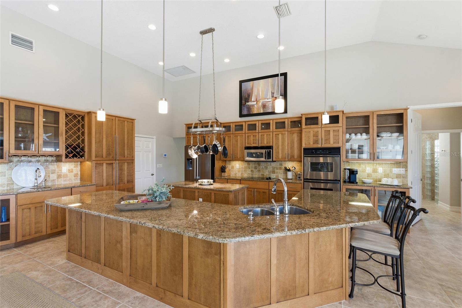 Image 10 of 47 For 521 Eleuthera Drive