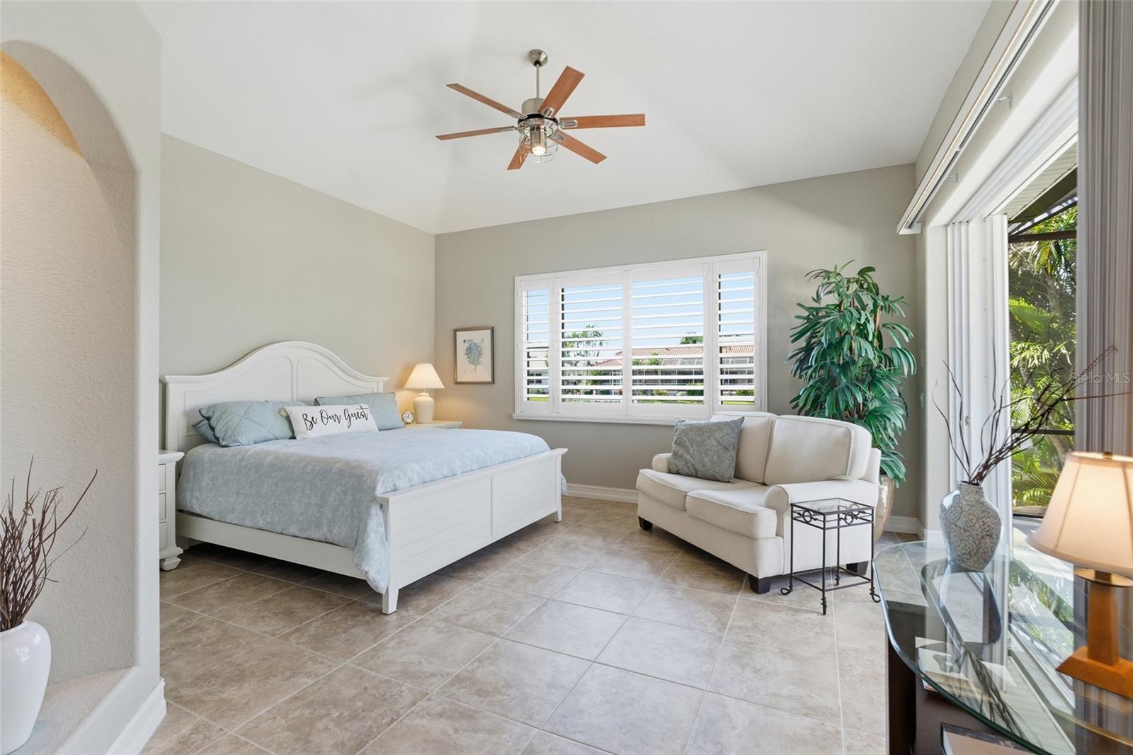 Image 23 of 47 For 521 Eleuthera Drive