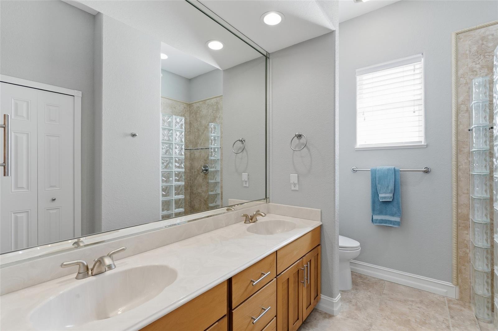 Image 26 of 47 For 521 Eleuthera Drive