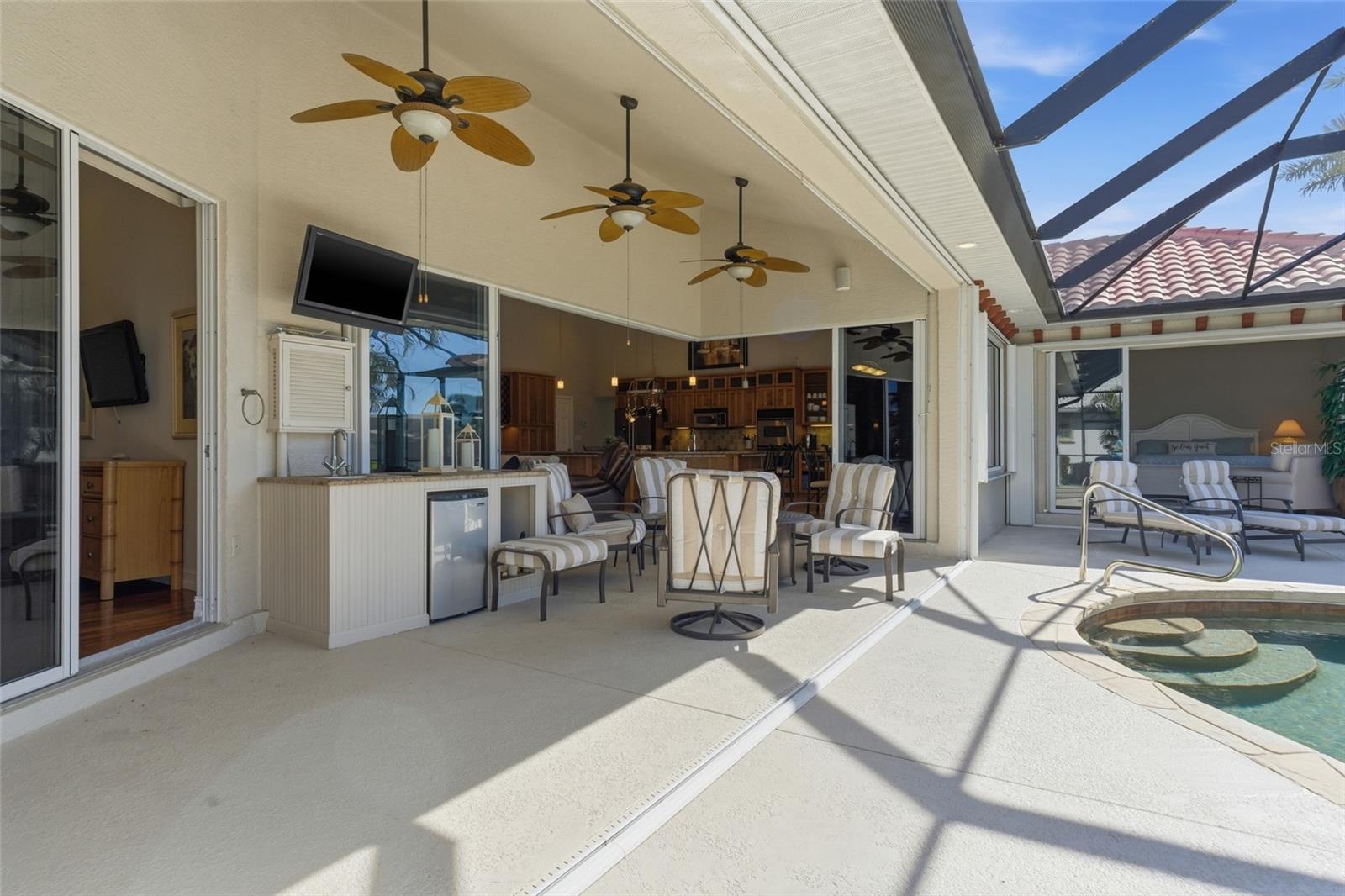 Image 32 of 47 For 521 Eleuthera Drive