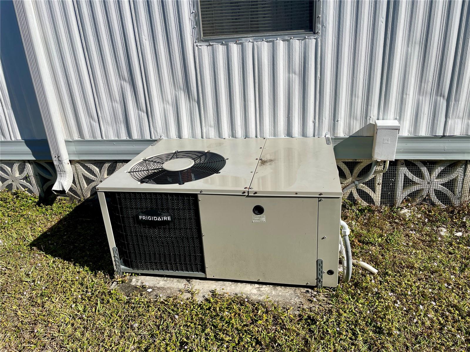 Image 32 of 48 For 6452 Fleetwood Court