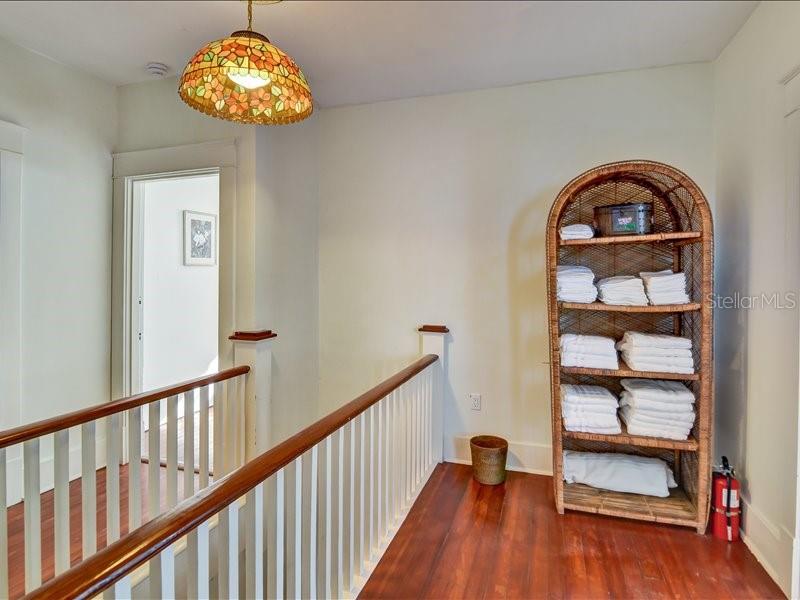 Image 21 of 27 For 606 Oak Street