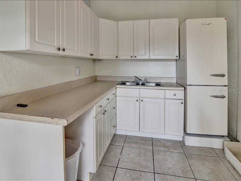 Image 25 of 27 For 606 Oak Street