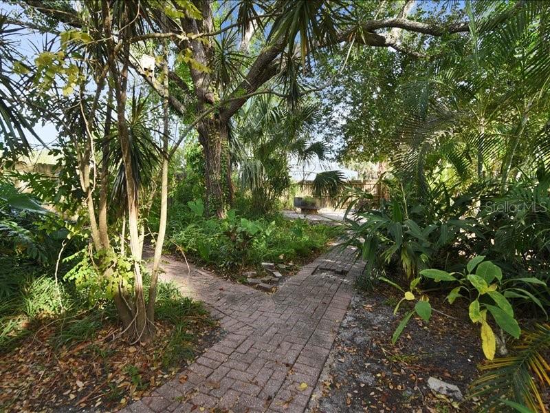 Image 27 of 27 For 606 Oak Street