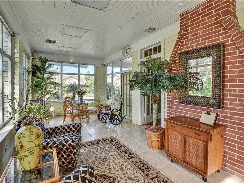 Image 5 of 27 For 606 Oak Street