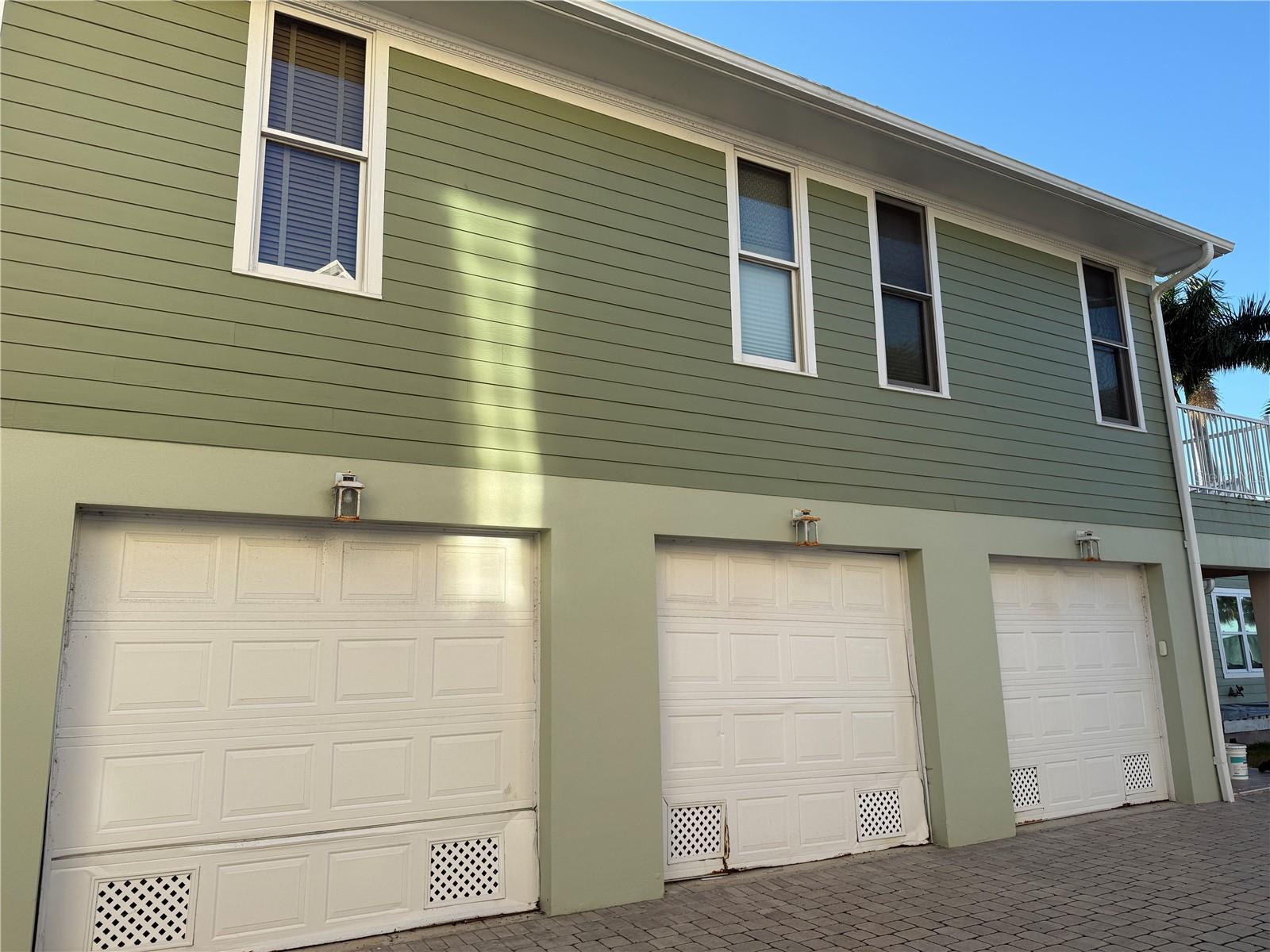 Image 11 of 19 For 621 Or 625 Retta Esplanade