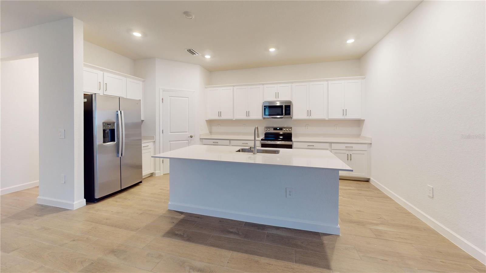 Image 25 of 43 For 7773 Lakes Edge Lane