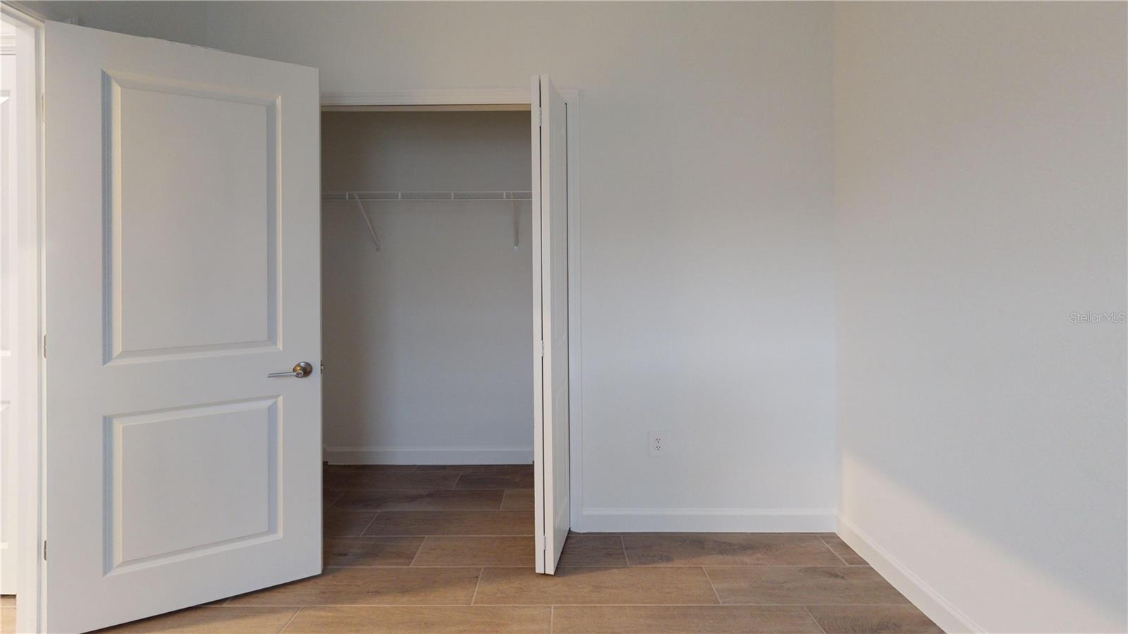 Image 9 of 43 For 7773 Lakes Edge Lane