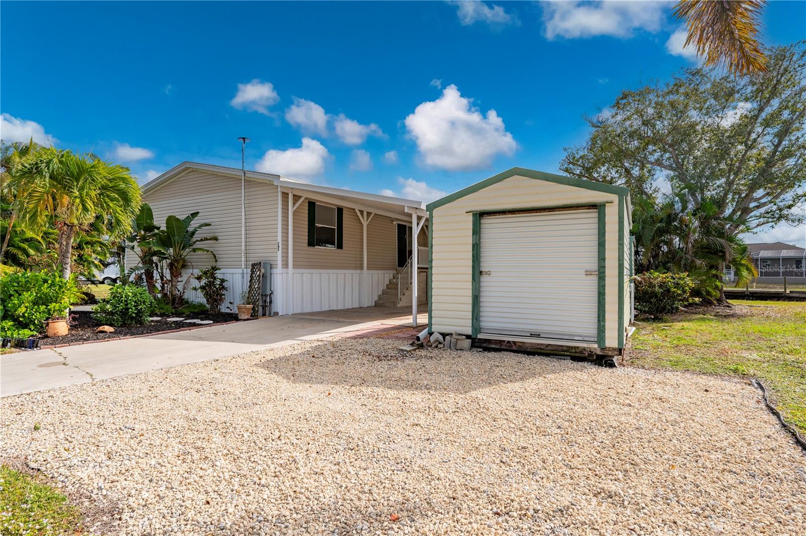 Image 11 of 72 For 741 Longbeach Court