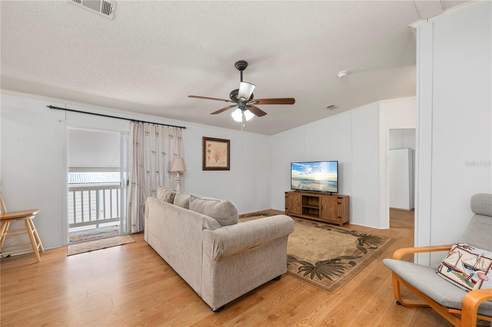 Image 16 of 72 For 741 Longbeach Court