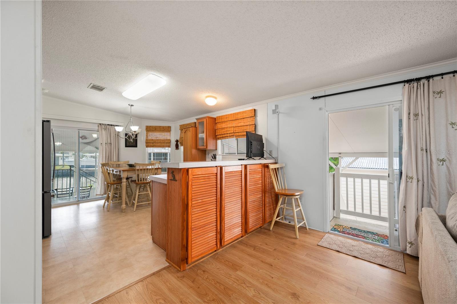 Image 19 of 72 For 741 Longbeach Court