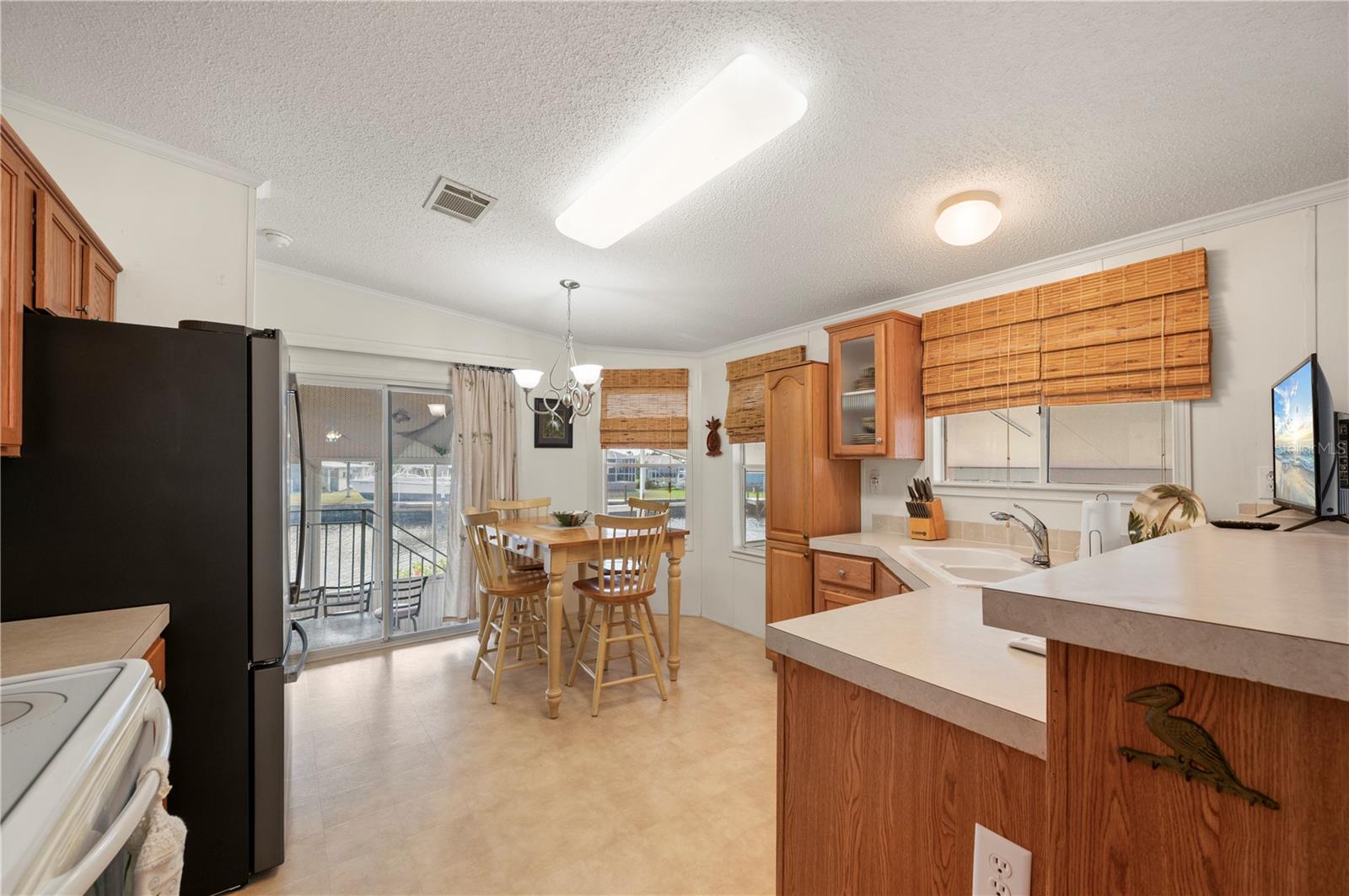 Image 20 of 72 For 741 Longbeach Court