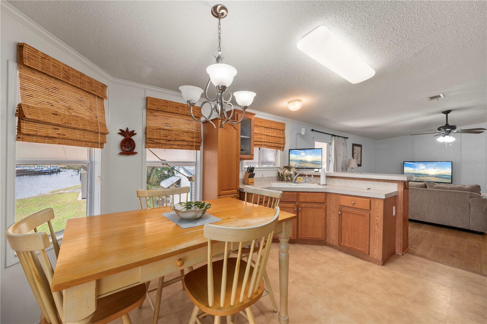 Image 22 of 72 For 741 Longbeach Court