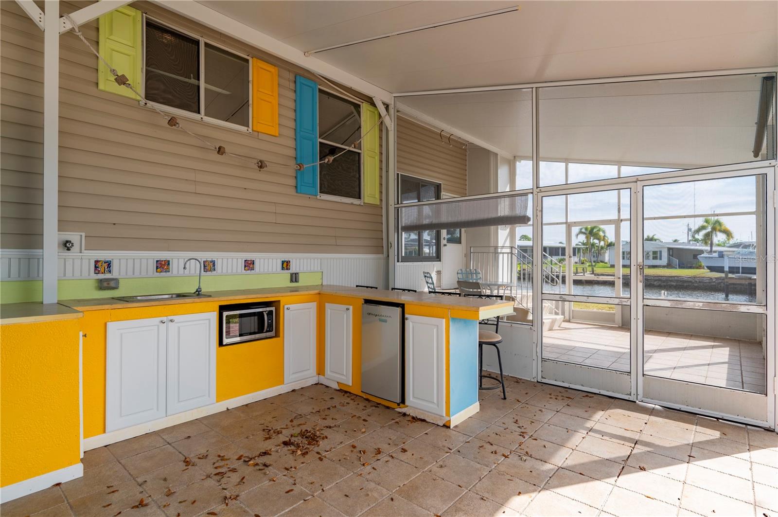 Image 40 of 72 For 741 Longbeach Court