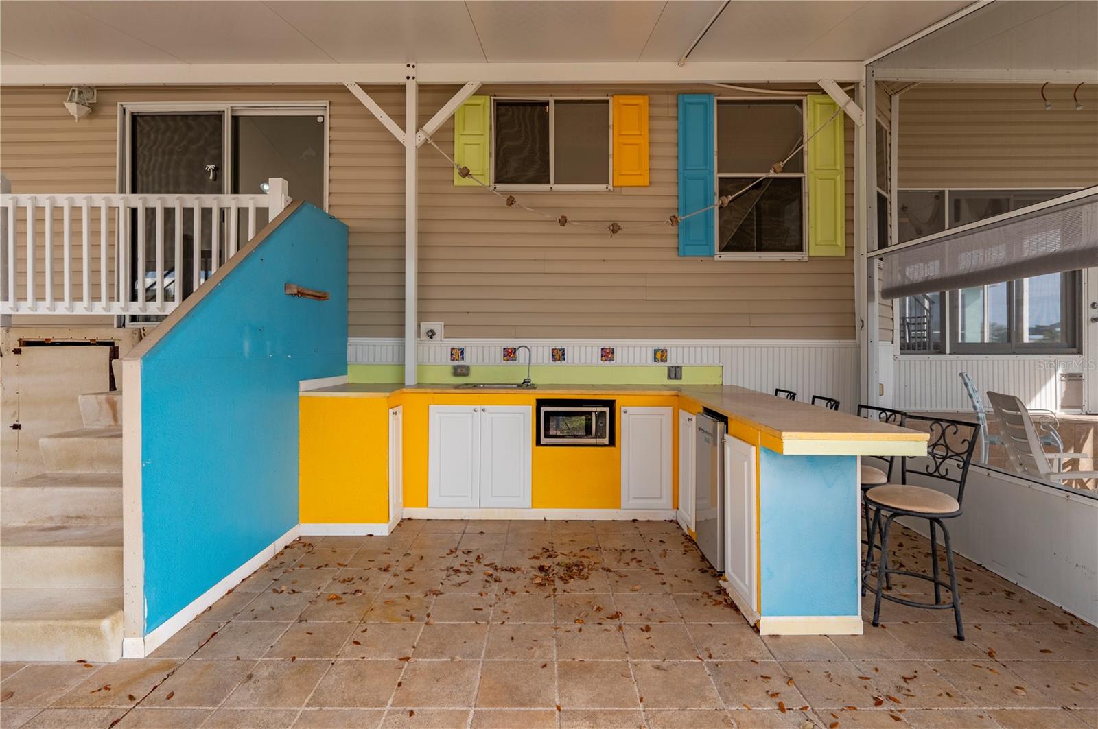 Image 41 of 72 For 741 Longbeach Court