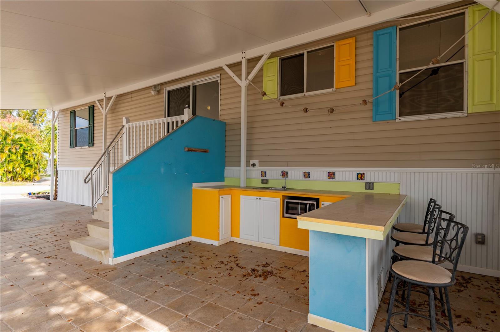 Image 42 of 72 For 741 Longbeach Court