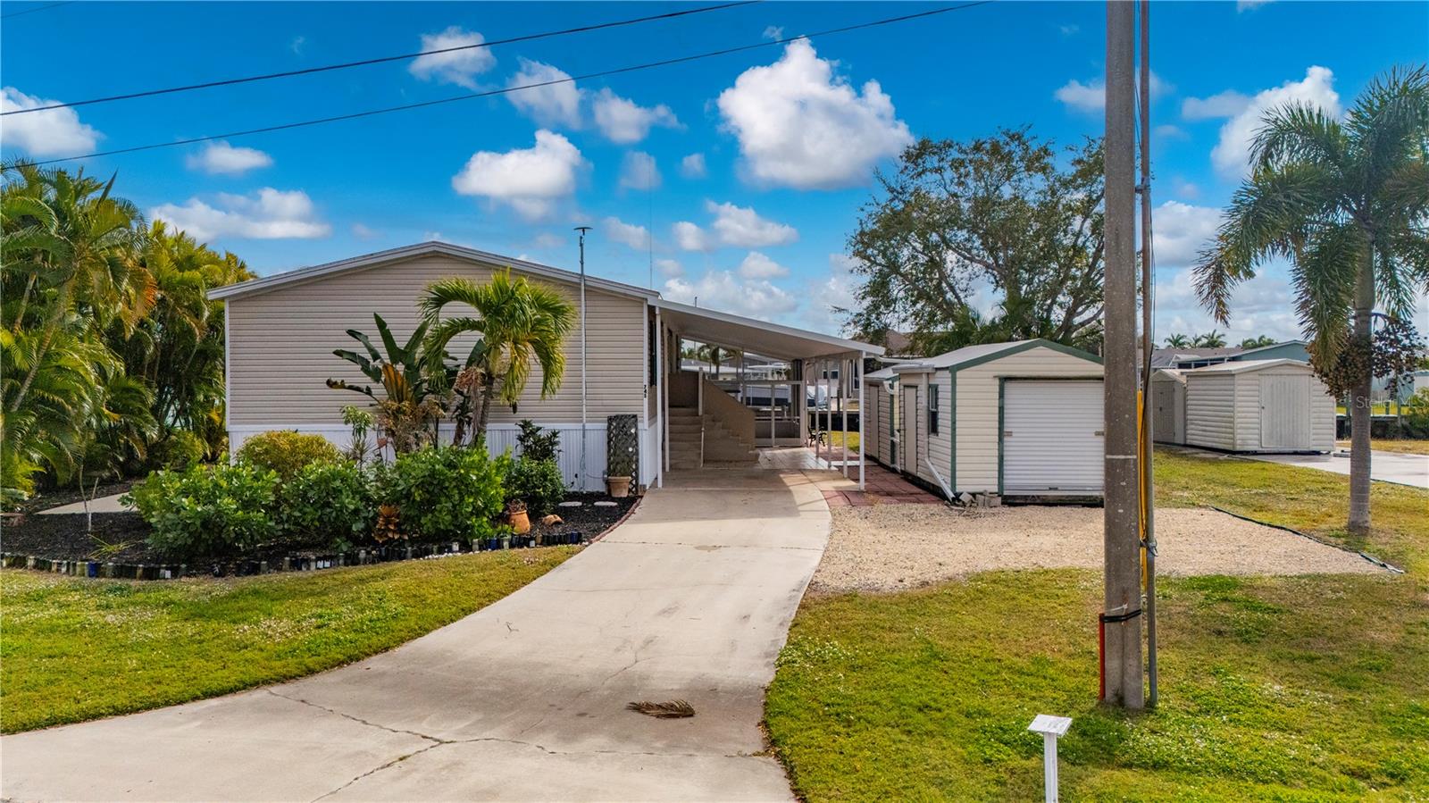 Image 49 of 72 For 741 Longbeach Court