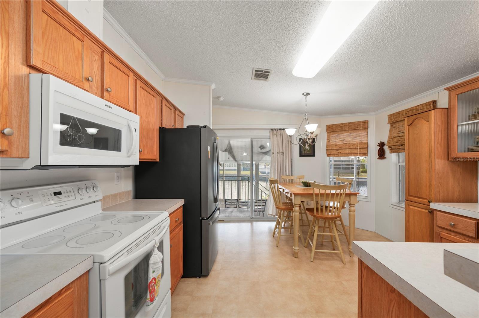 Image 5 of 72 For 741 Longbeach Court