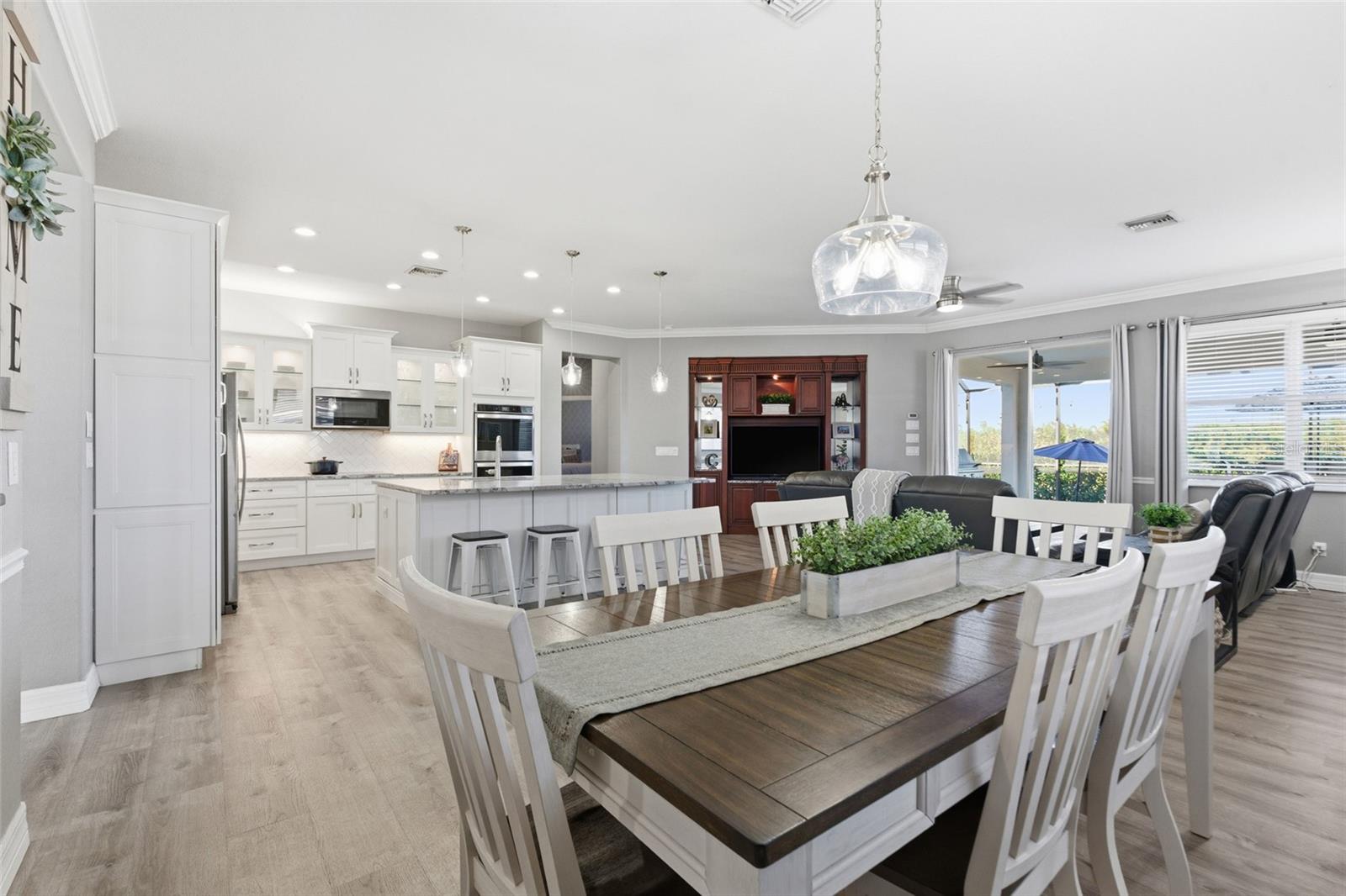 Image 13 of 56 For 13048 Pembroke Circle S