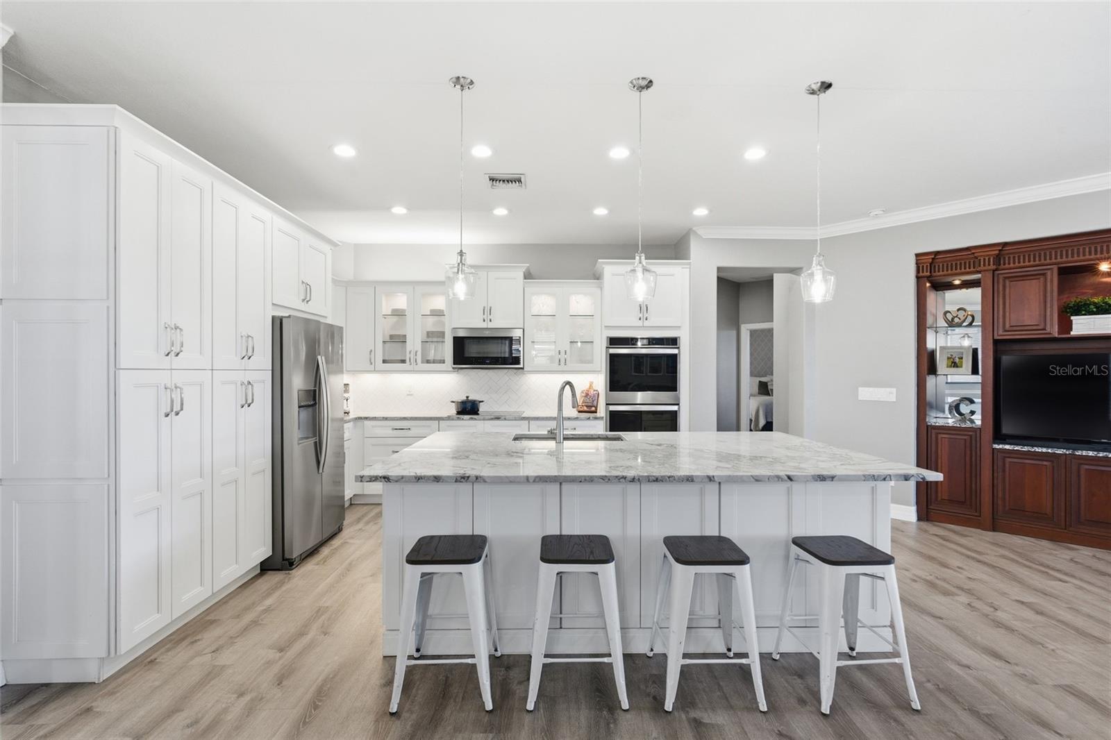 Image 15 of 56 For 13048 Pembroke Circle S