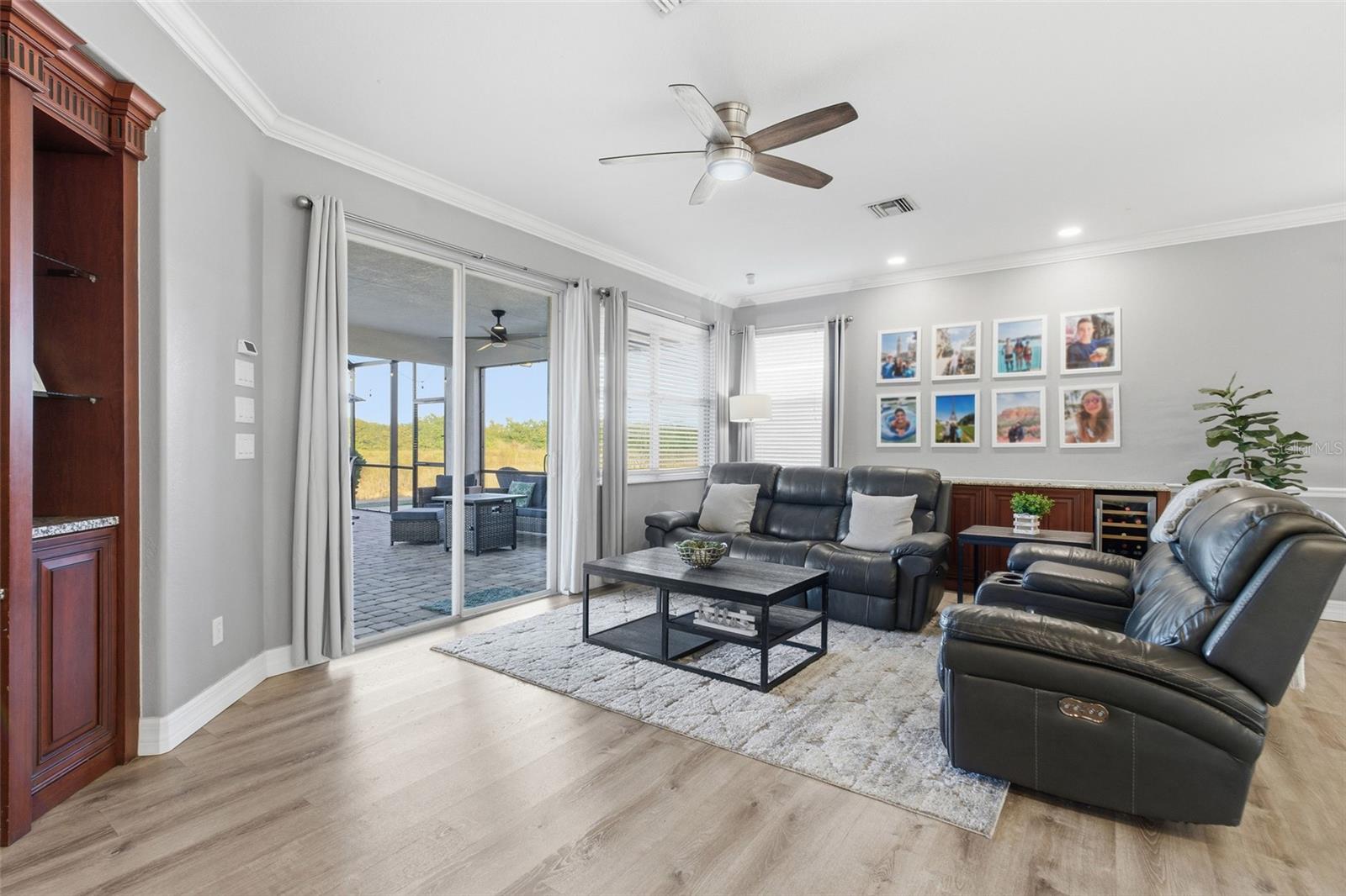 Image 19 of 56 For 13048 Pembroke Circle S