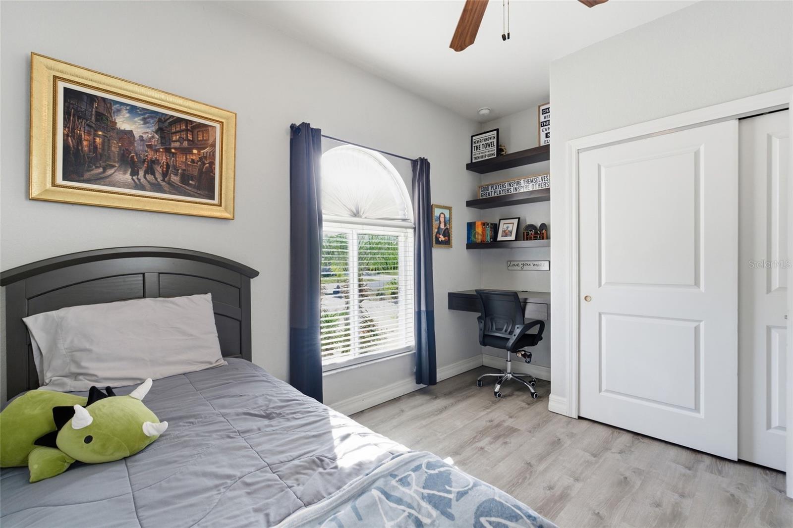 Image 29 of 56 For 13048 Pembroke Circle S