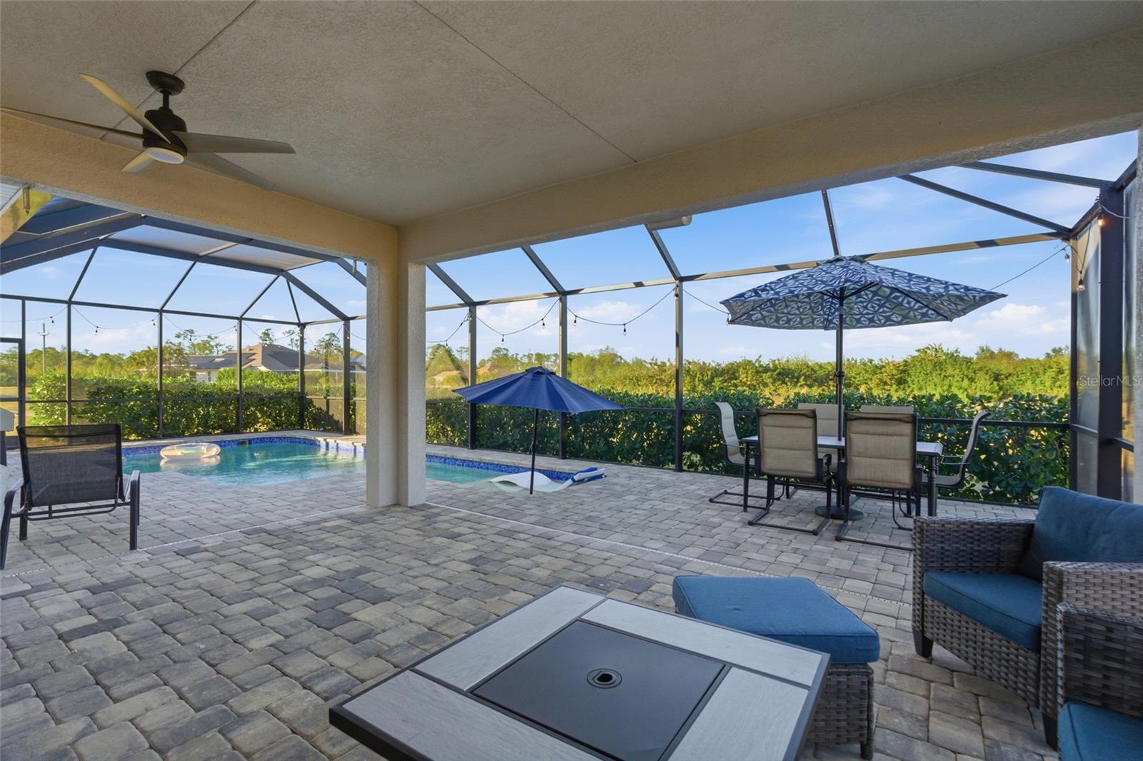 Image 40 of 56 For 13048 Pembroke Circle S