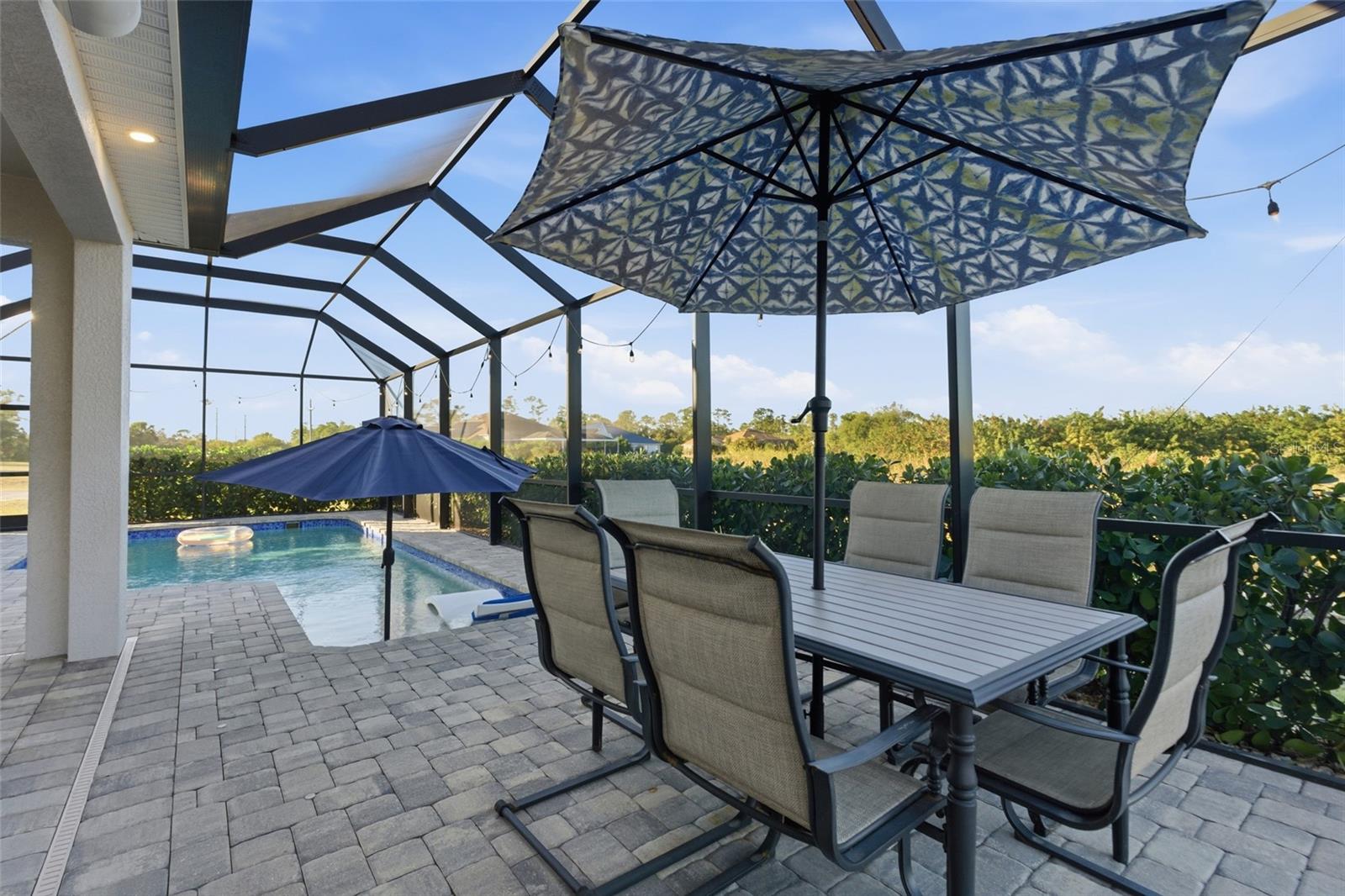 Image 43 of 56 For 13048 Pembroke Circle S