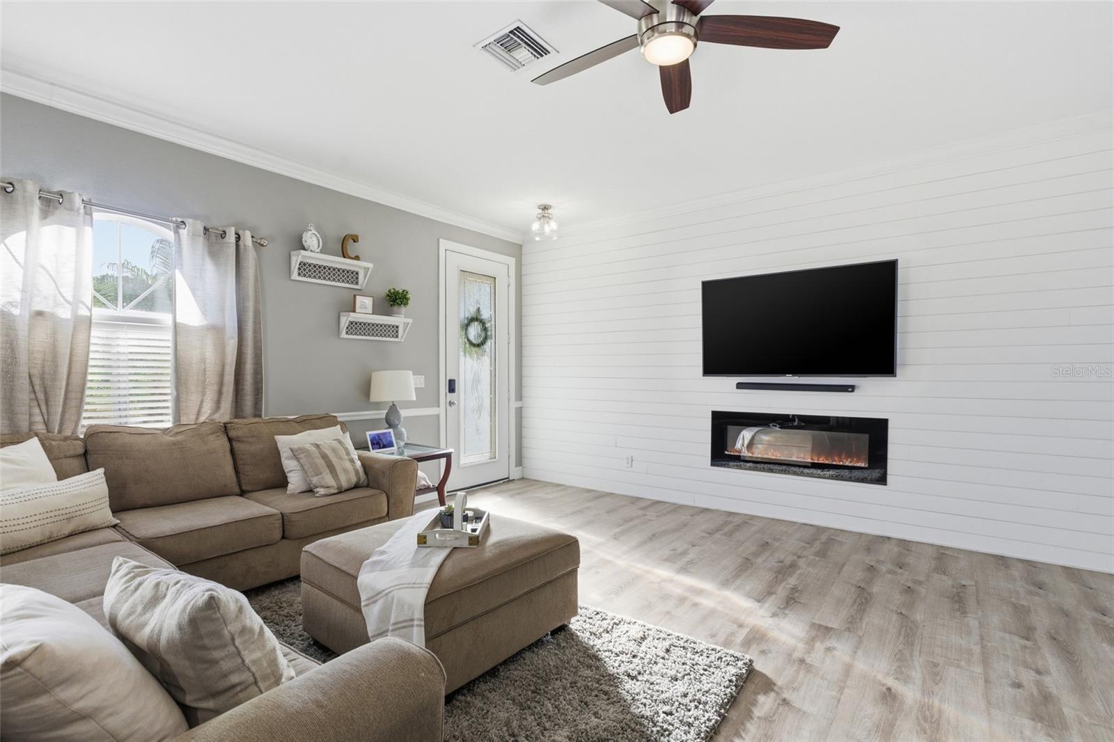 Image 6 of 56 For 13048 Pembroke Circle S