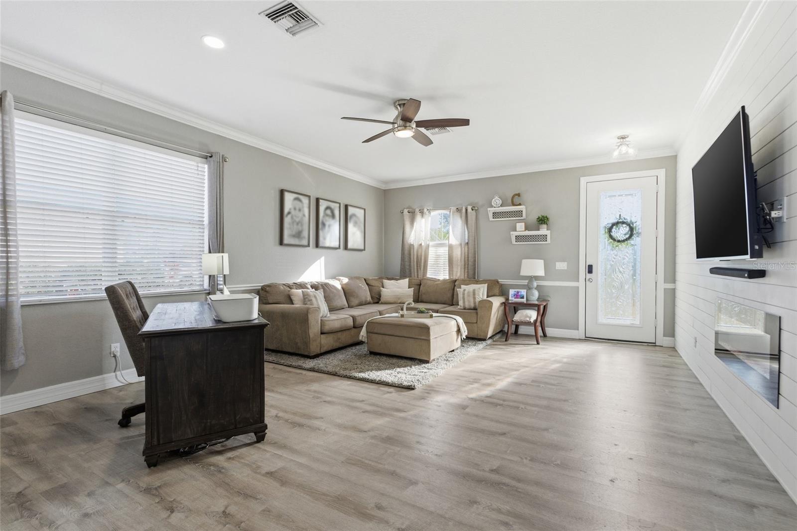 Image 8 of 56 For 13048 Pembroke Circle S