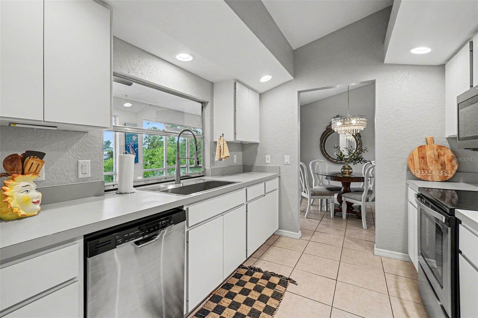 Image 11 of 32 For 3000 Banyan Way