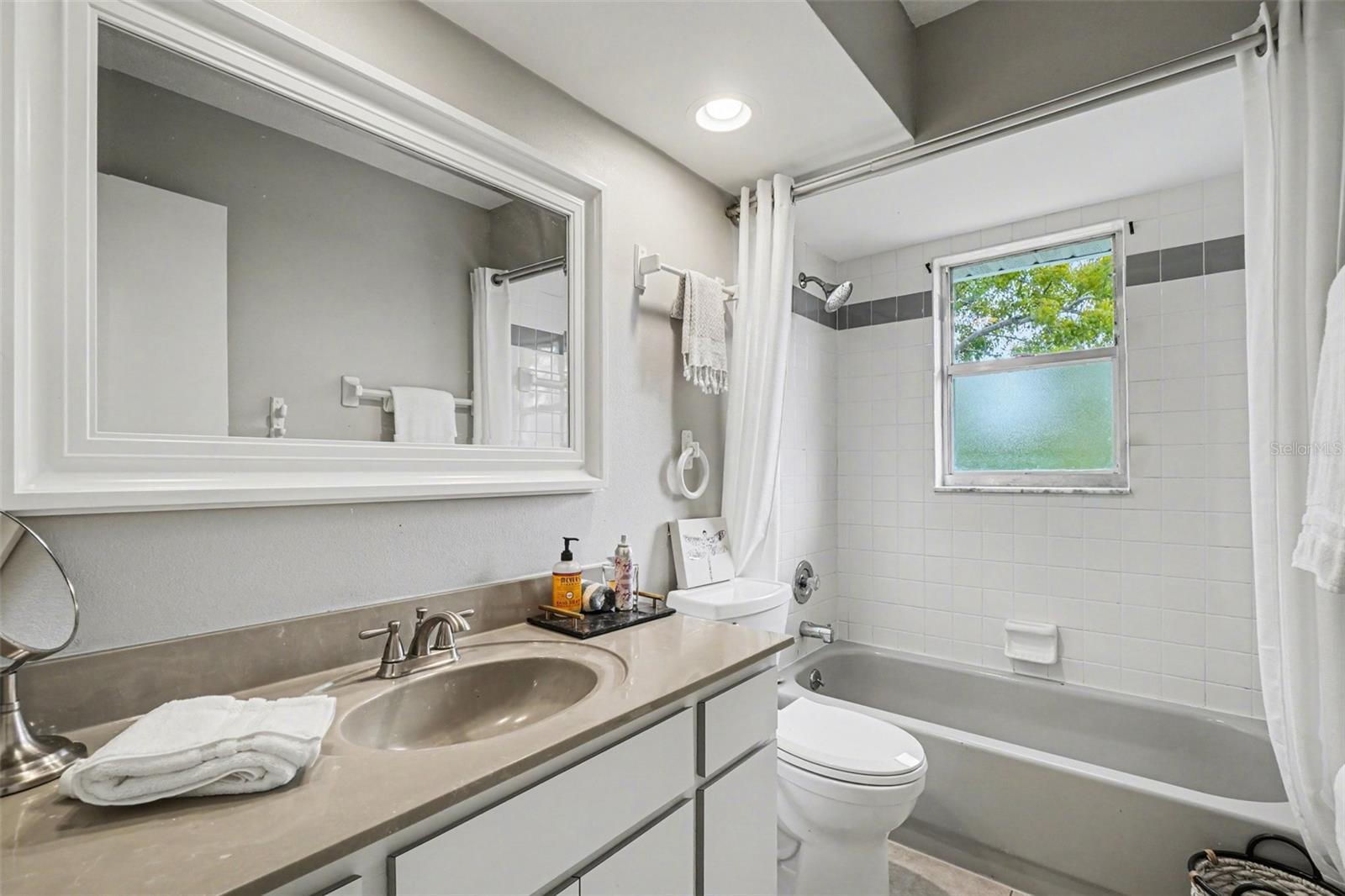 Image 16 of 32 For 3000 Banyan Way