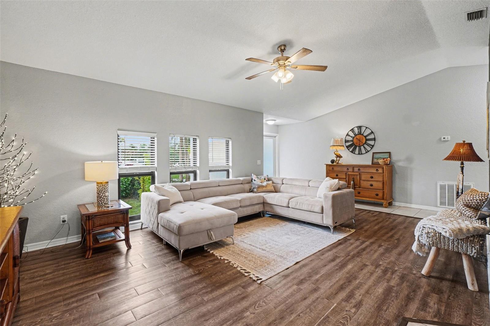 Image 4 of 32 For 3000 Banyan Way