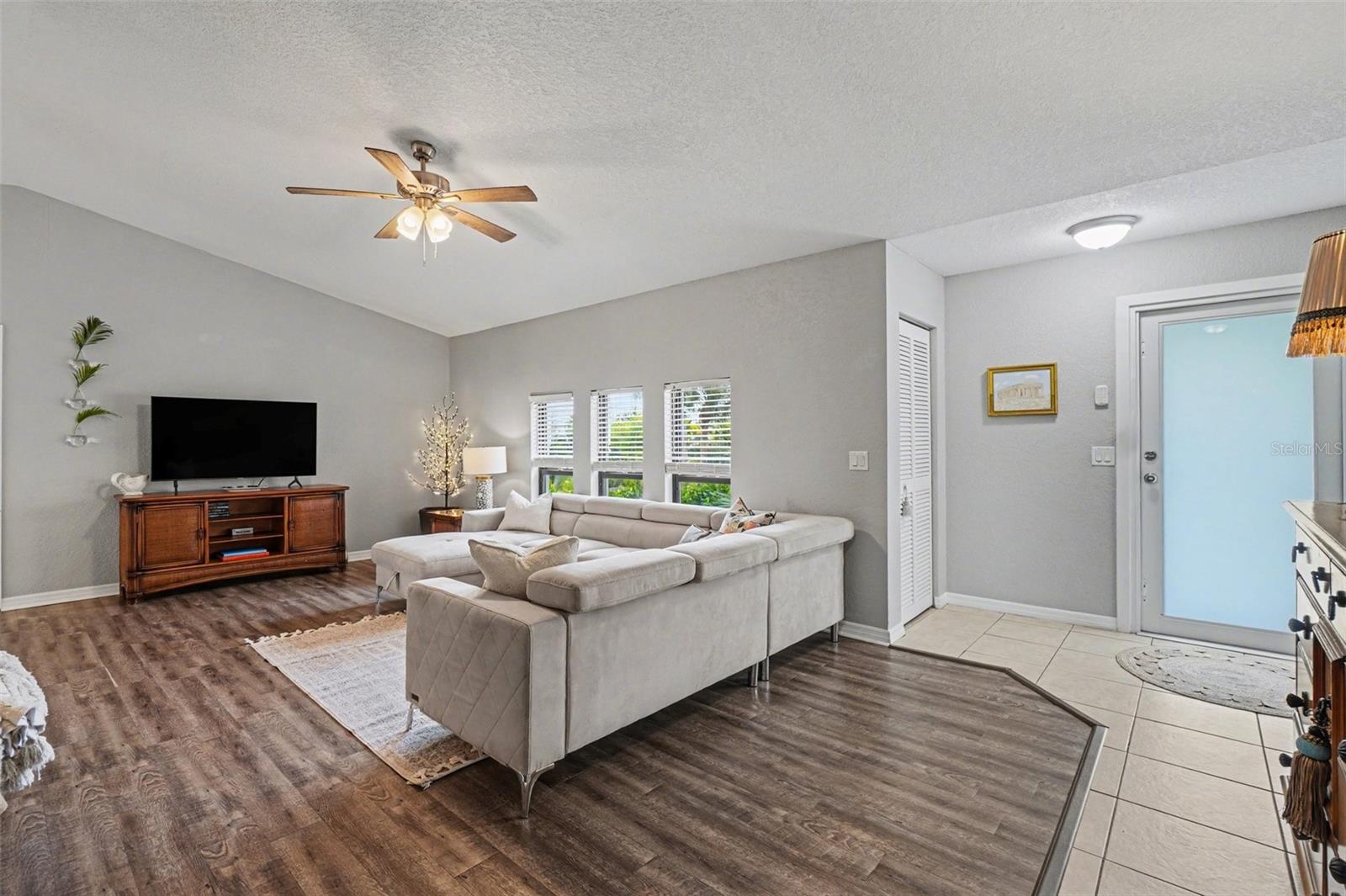 Image 5 of 32 For 3000 Banyan Way