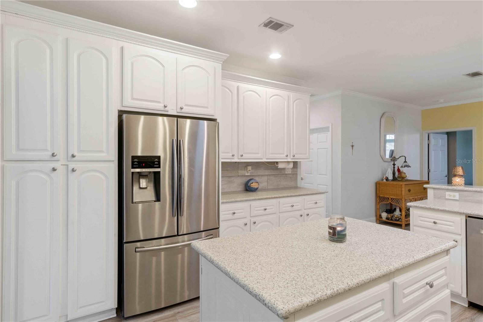 Image 10 of 71 For 8632 Lake Front Court