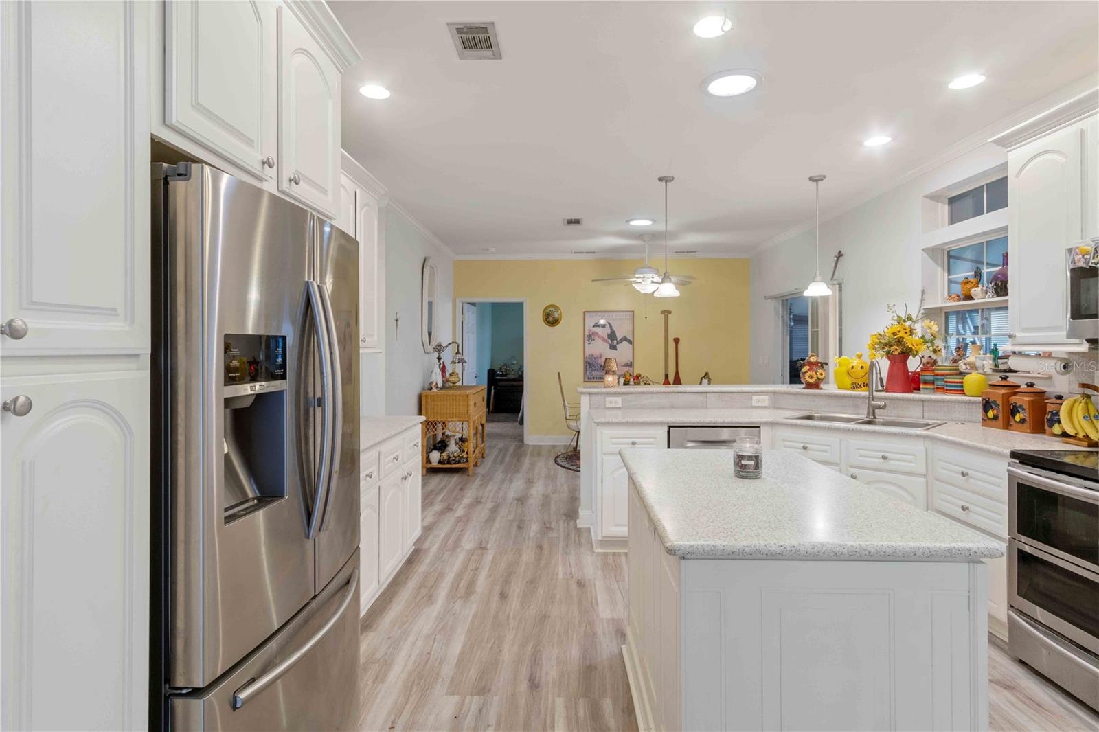 Image 15 of 71 For 8632 Lake Front Court