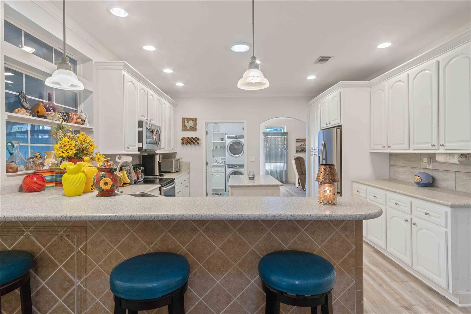 Image 18 of 71 For 8632 Lake Front Court