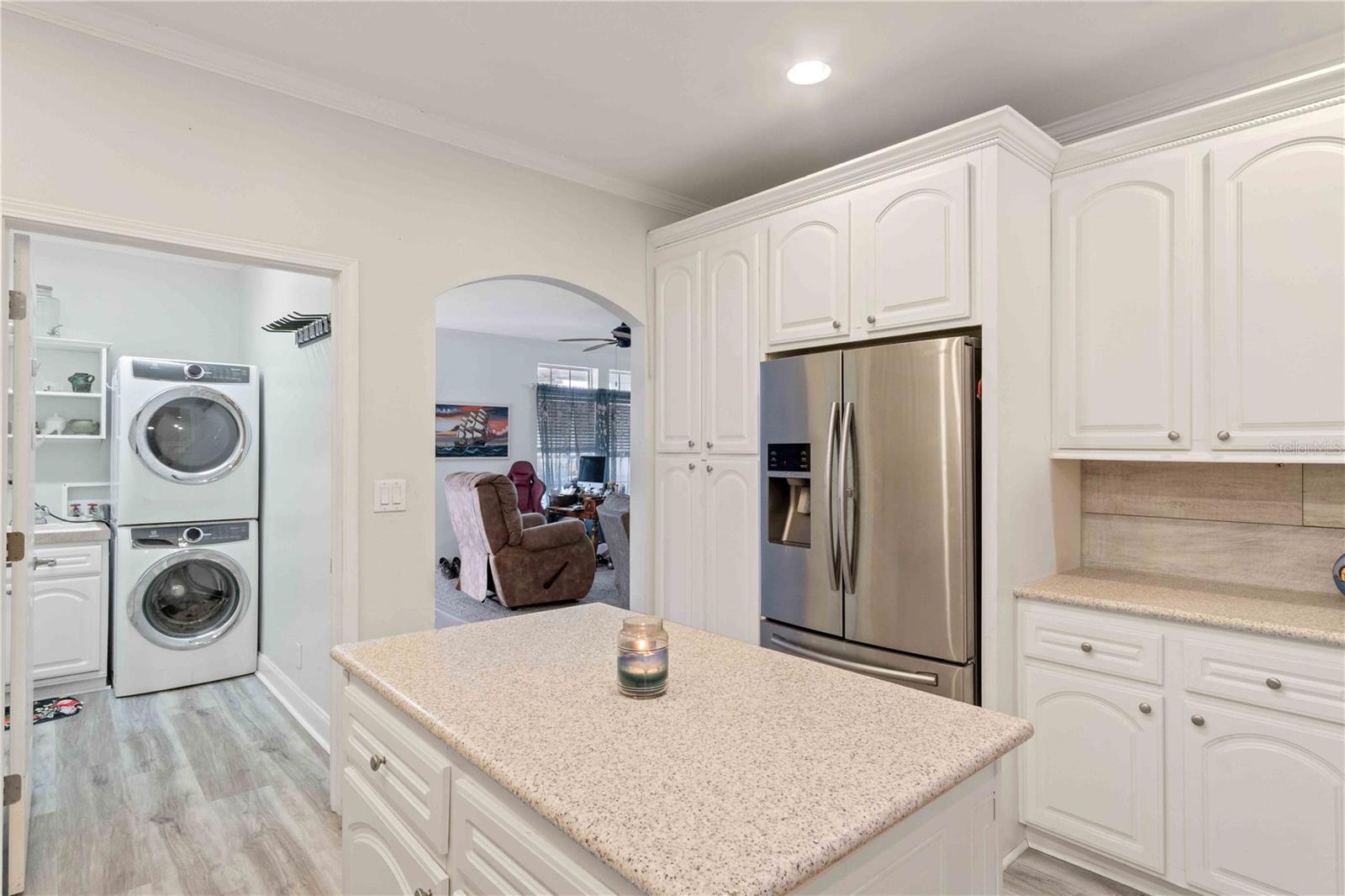 Image 21 of 71 For 8632 Lake Front Court