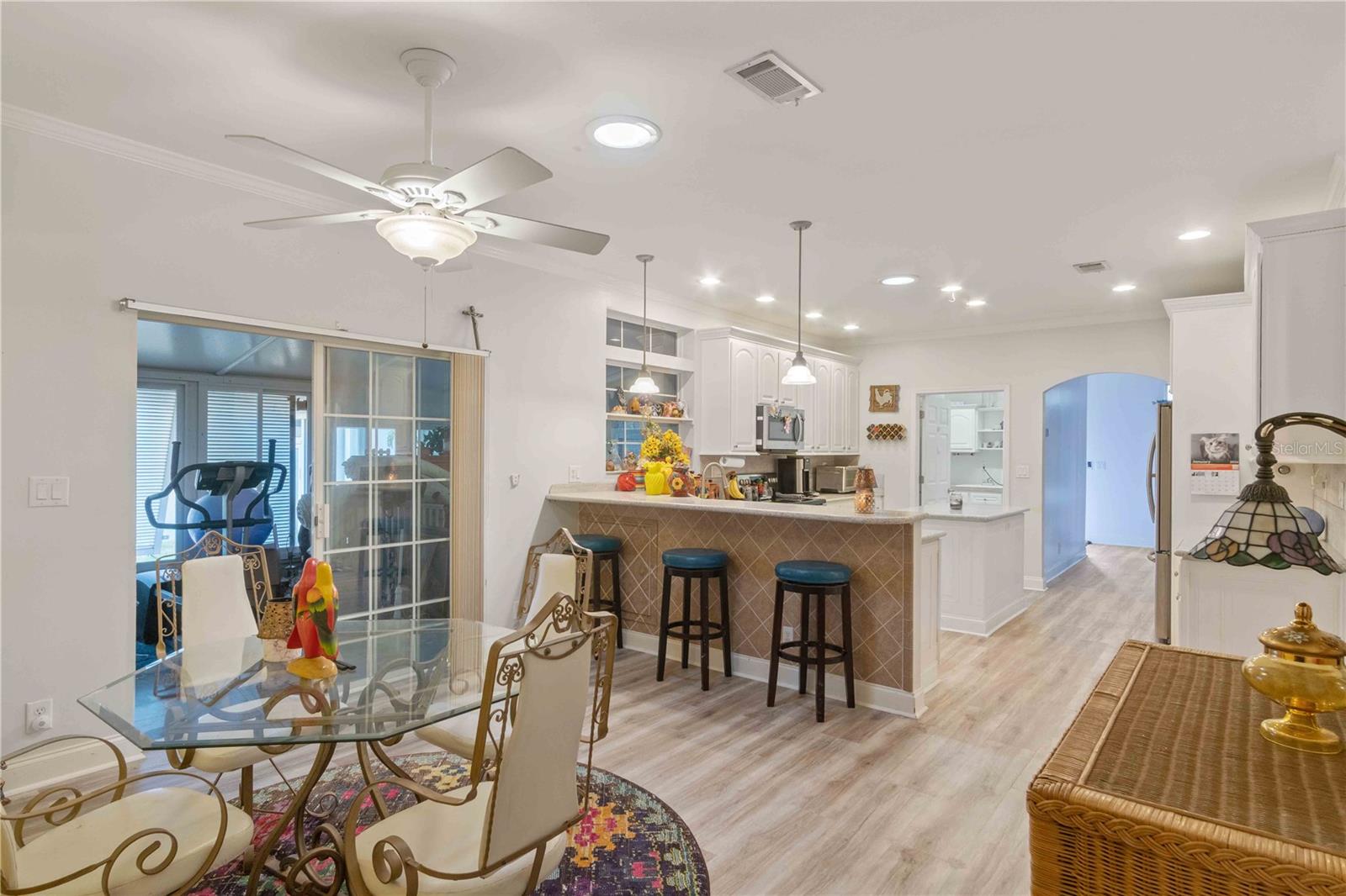 Image 22 of 71 For 8632 Lake Front Court