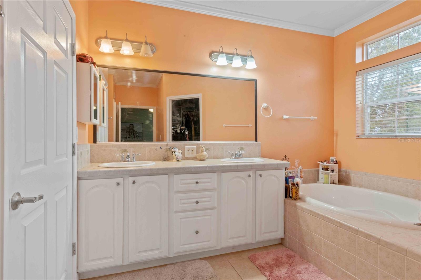 Image 31 of 71 For 8632 Lake Front Court