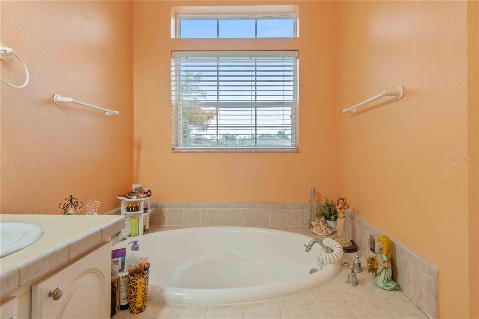 Image 32 of 71 For 8632 Lake Front Court