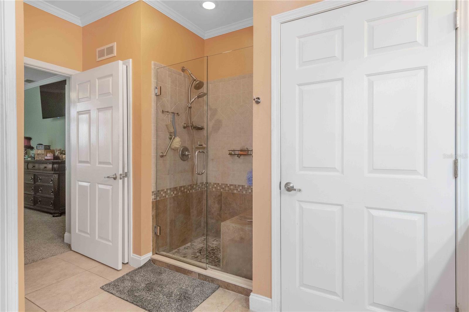 Image 34 of 71 For 8632 Lake Front Court