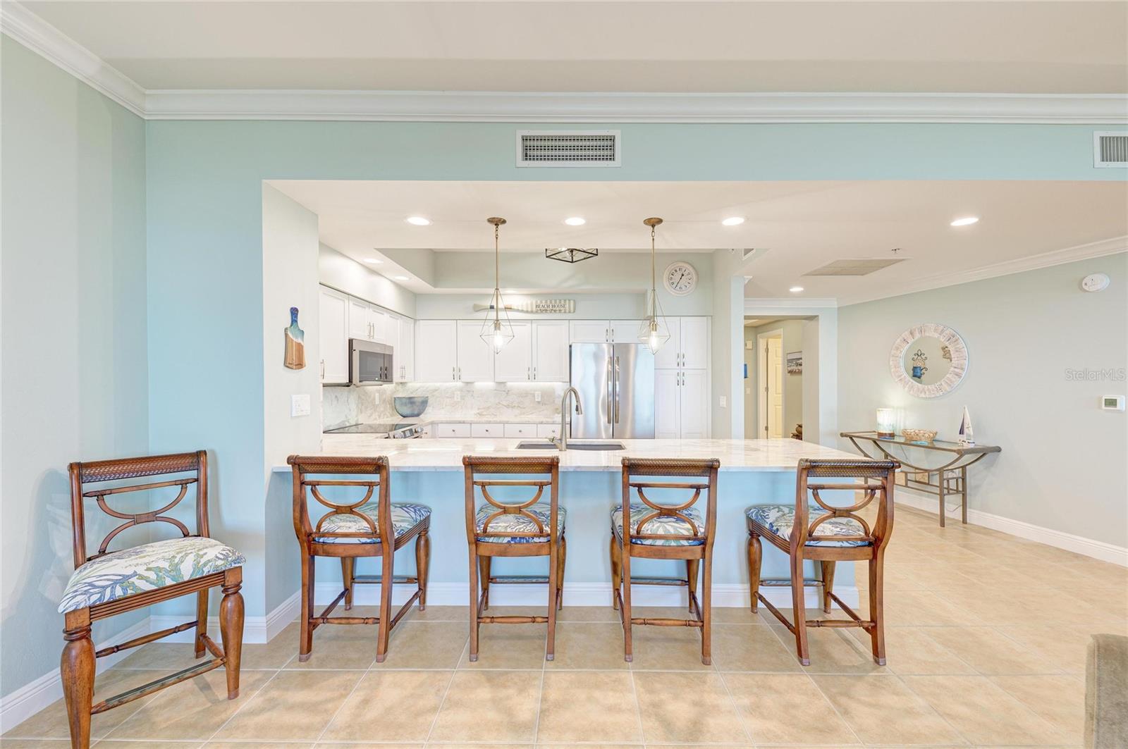 Image 11 of 68 For 3329 Sunset Key Circle 407