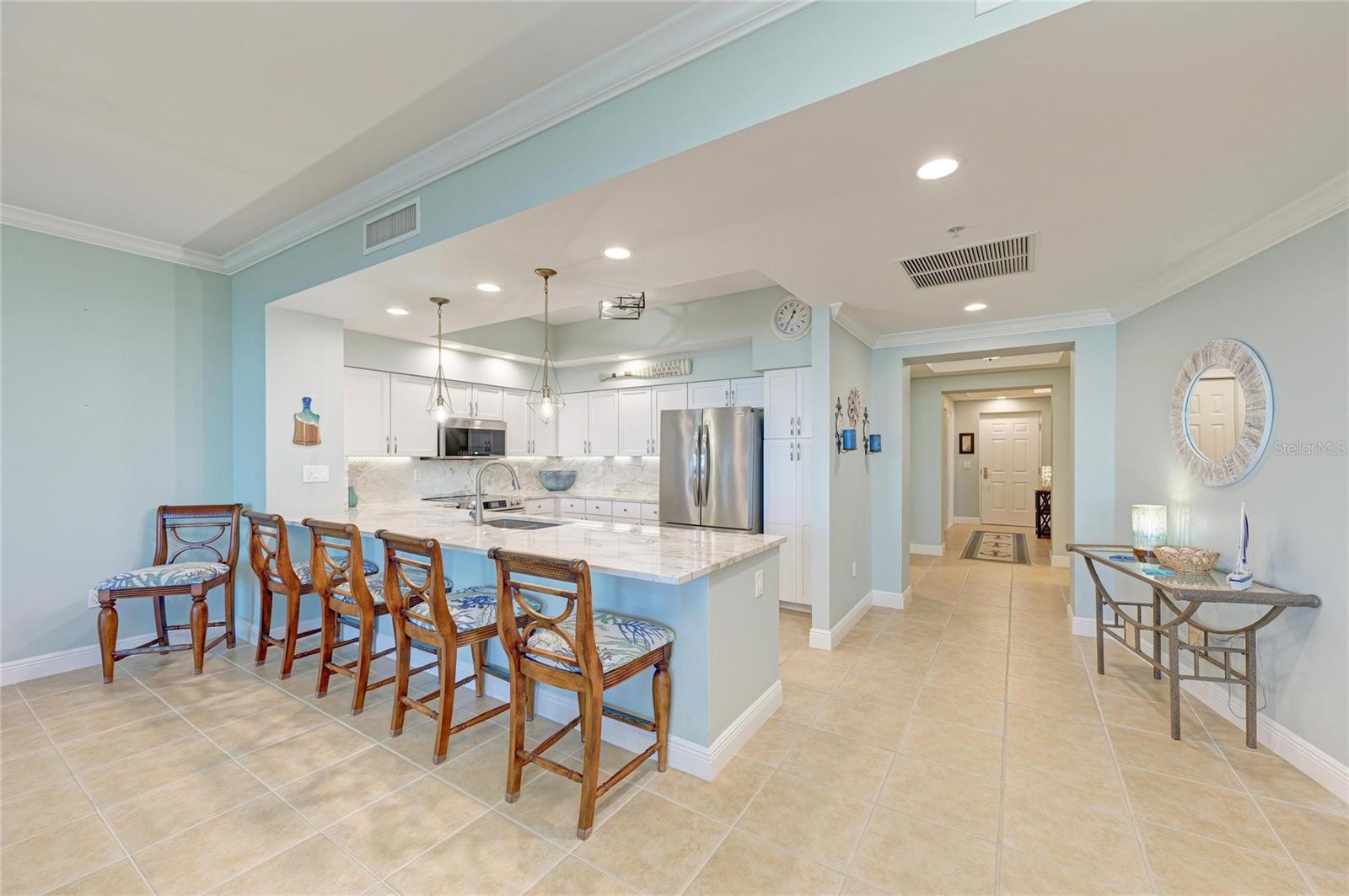 Image 12 of 68 For 3329 Sunset Key Circle 407