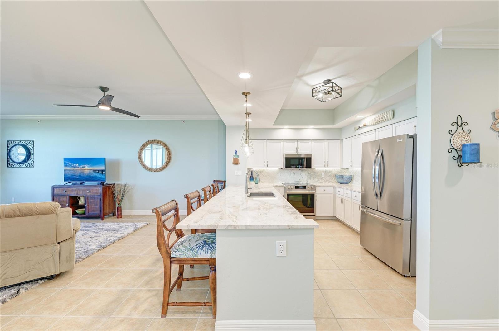 Image 13 of 68 For 3329 Sunset Key Circle 407