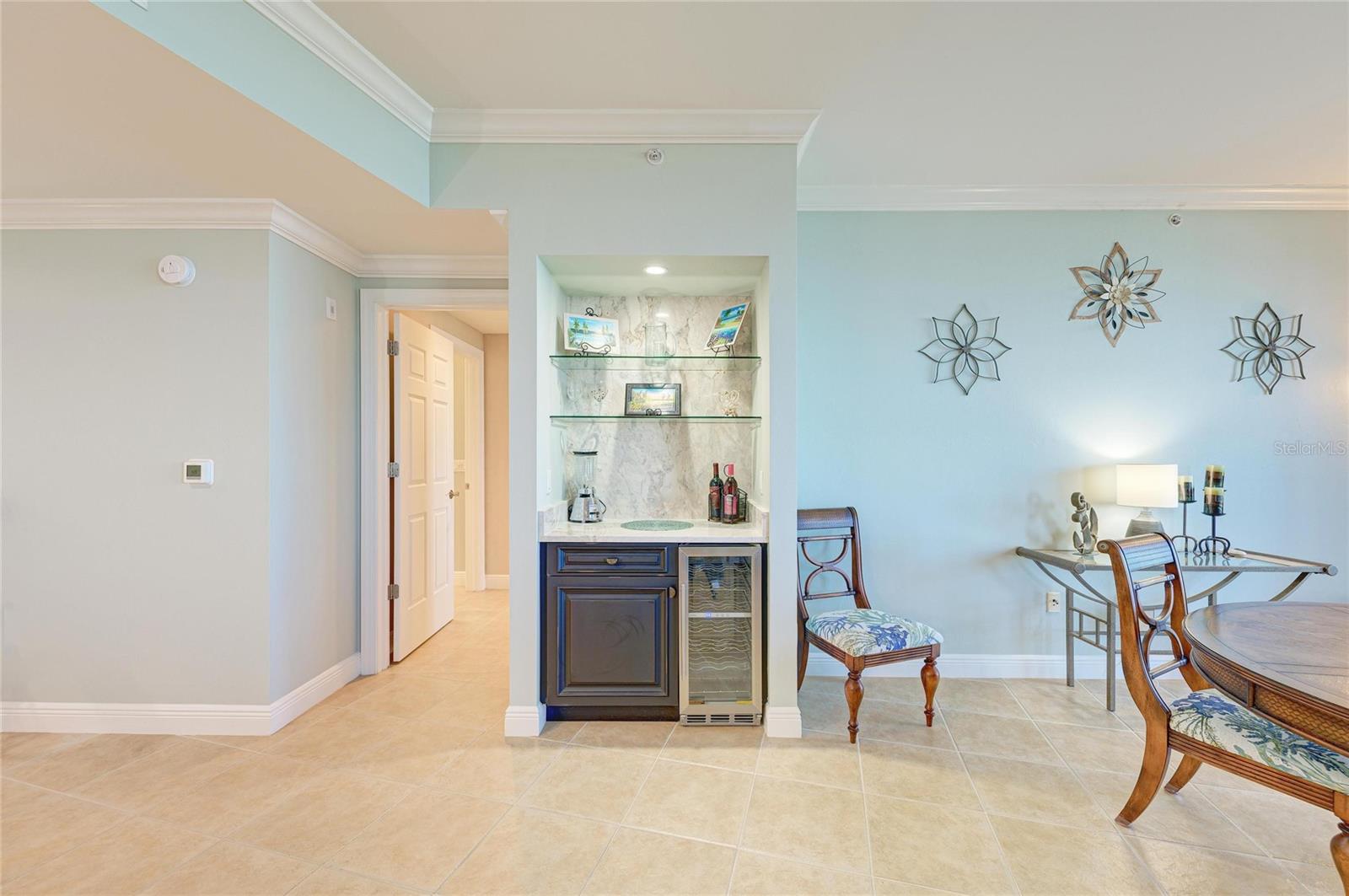 Image 16 of 68 For 3329 Sunset Key Circle 407